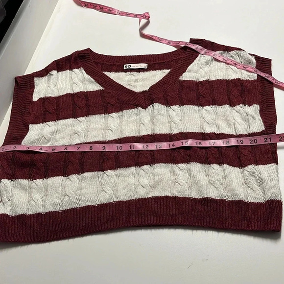 Sweater vest small oversized knit pull over sweater layering preppy equestrian - Picture 4 of 9